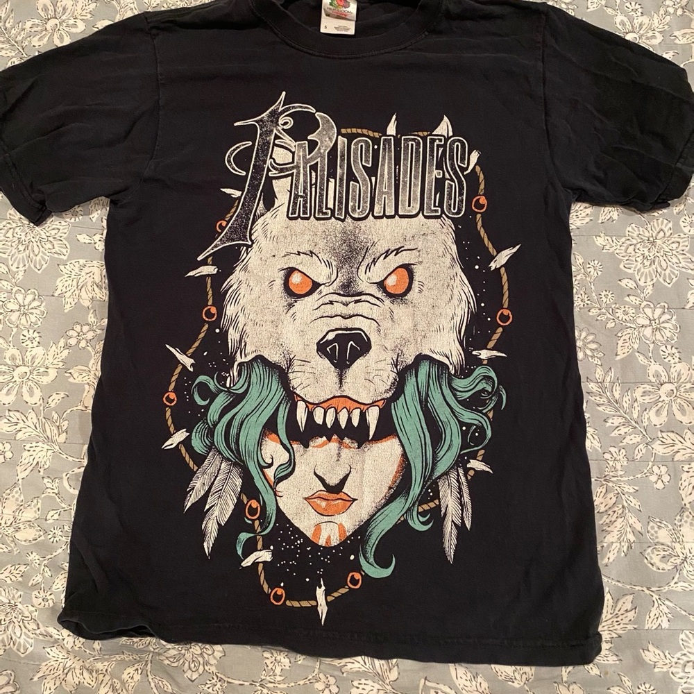 Graphic tee